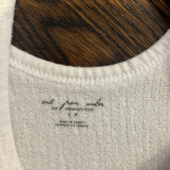 Urban Oufiters ‘Out from Under’ tank set of 3 - Picture 3 of 6